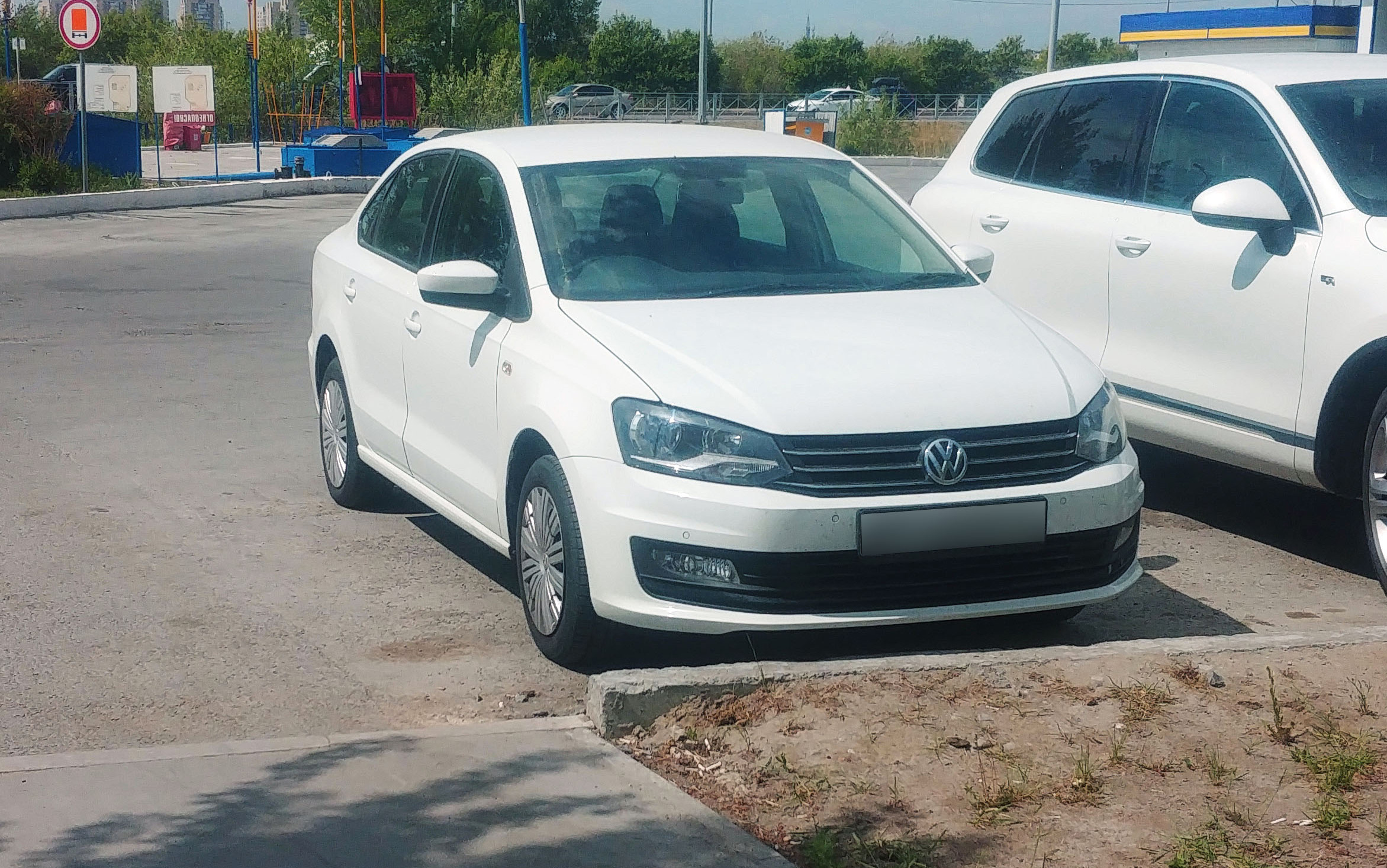 Прокат Volkswagen Polo в Омске без водителя - 1840 в день