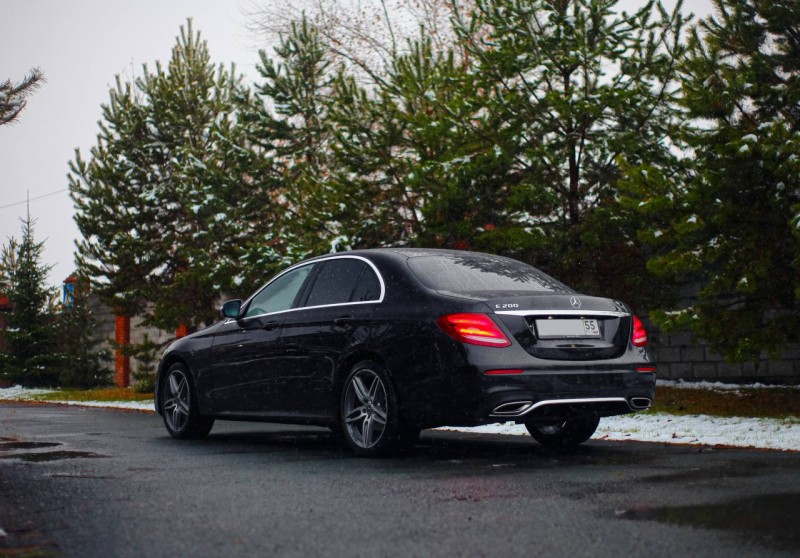 Mercedes E